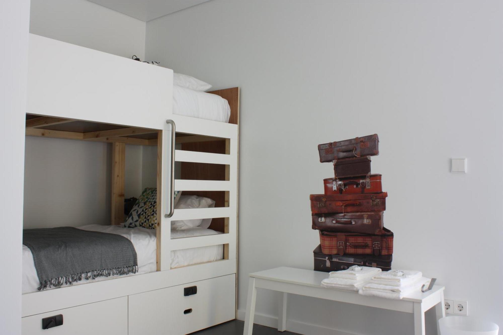 Moon Hill By Joivy Hostel Sintra Room photo